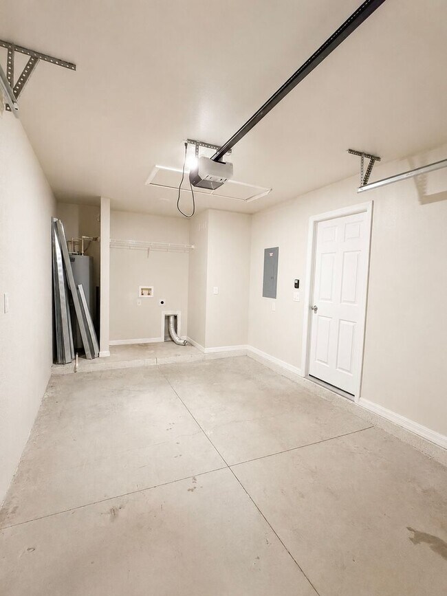 Building Photo - Move in Special + Pets Allowed