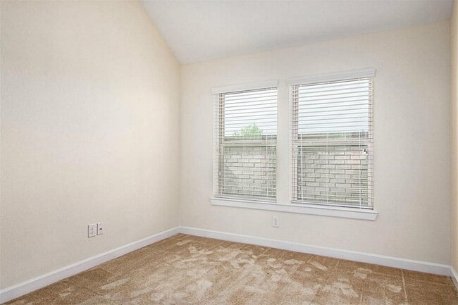 Building Photo - 8703 Seguin Cove Ln