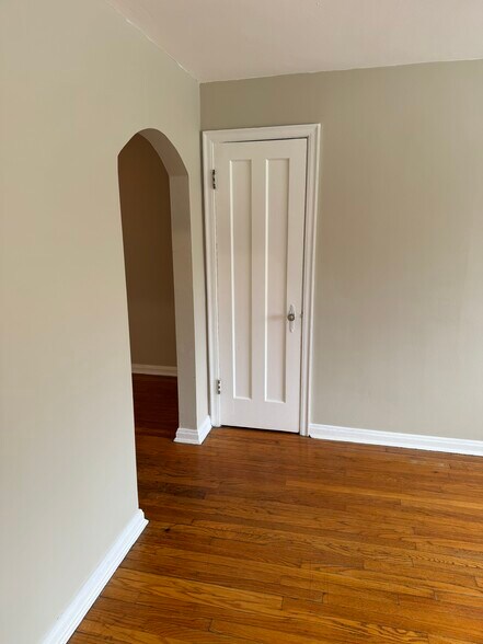 Building Photo - 2822 Lawndale Ave