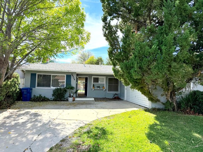Building Photo - Beautiful Renovated Spacious 4 Bed - 2 Bath Home in West Hills