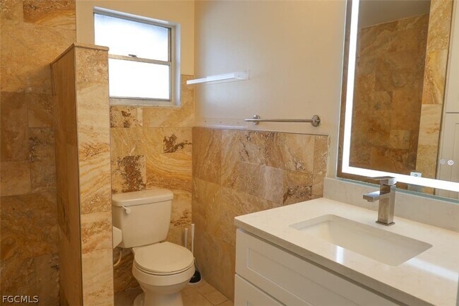 Building Photo - 1206 SE 23rd Pl