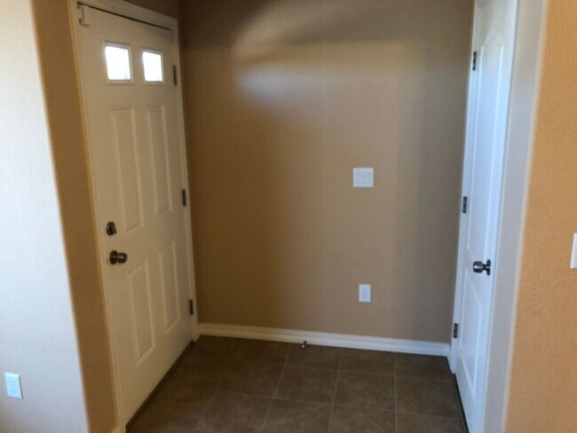 Building Photo - Ranch-Style 3BD Duplex featuring One-Level Living in Falcon! - Security Deposit Waiver Available