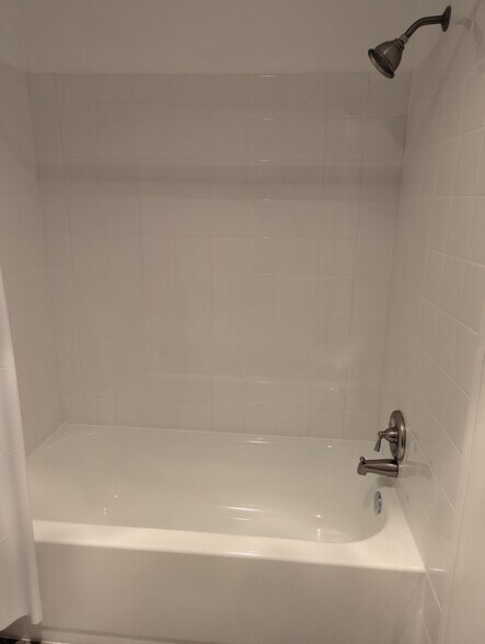 Building Photo - 47301 Delaire Landing Rd