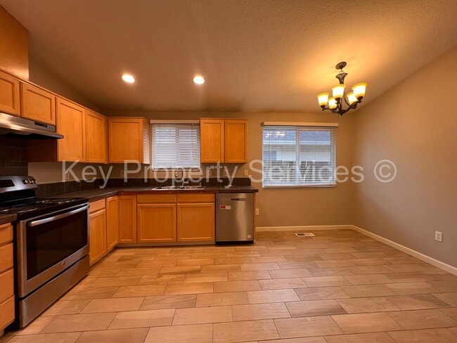 Building Photo - Charming Home in Quiet Image Neighborhood