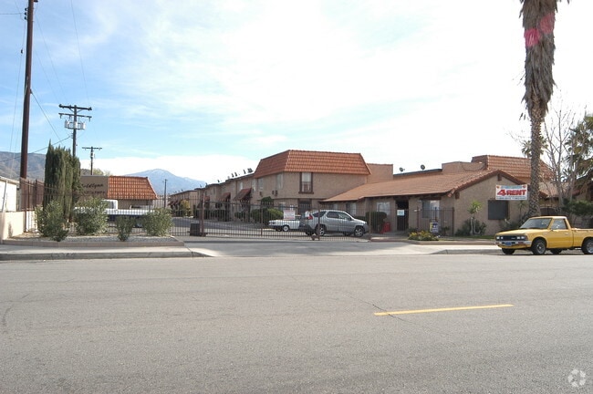 Building Photo - Gold Lynn Apartments