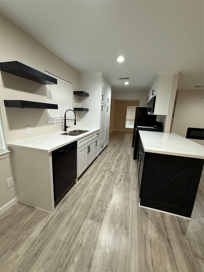 Building Photo - 4747 Clover St