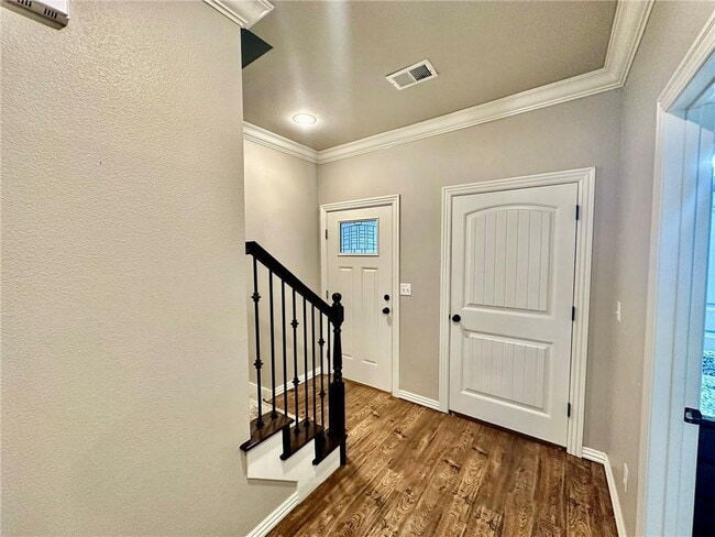 Building Photo - 186 Old Farmington Rd