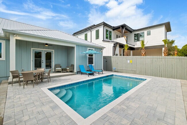 Building Photo - 238 Oleander Dr