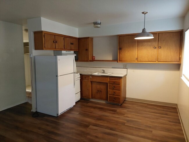 Building Photo - One bedroom apartment near Stateline