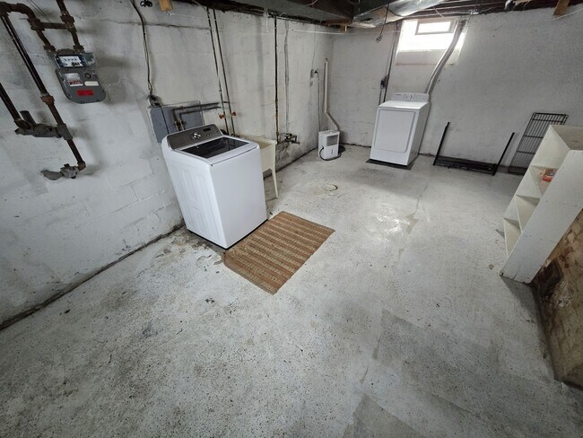 Building Photo - 232 Nichols Ave