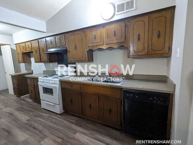 Building Photo - 1863 E. Alcy Rd. - Self Tour Available Thr...