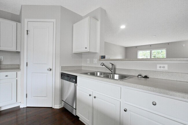 Building Photo - 6321 Marsh Wren Drive