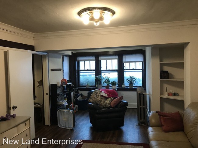 Building Photo - 2735 N Murray Ave