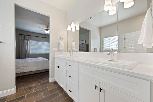 Building Photo - Clovis Eastside Home, 4BR/3.5BA, Built 201...