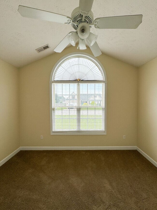 Building Photo - 316 Ivy Wood Lane