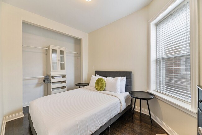 Building Photo - 1351 N Lawndale Ave