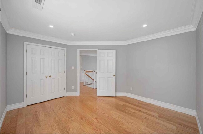 Building Photo - 8174 Colyn Ct