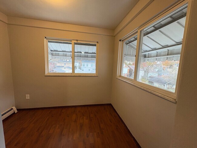 Building Photo - 62 N Bryant Ave