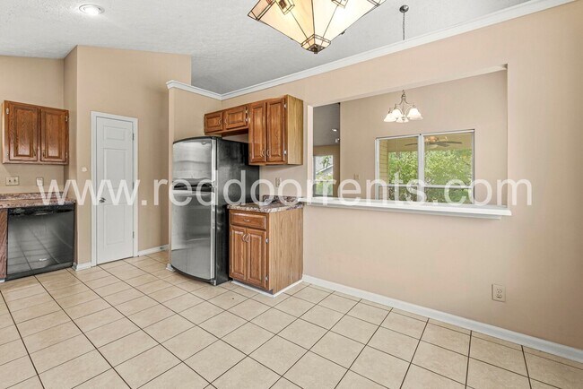 Building Photo - Beautiful 3-Bedroom, 2-Bath Home in Indian...