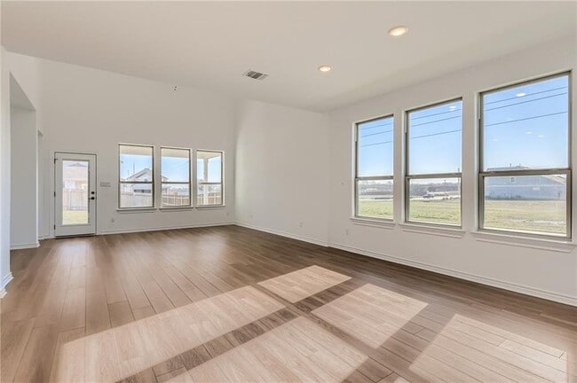 Building Photo - 102 White Aster Ct