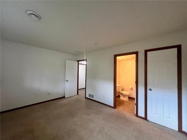 Building Photo - 5026 Yuma Ln N
