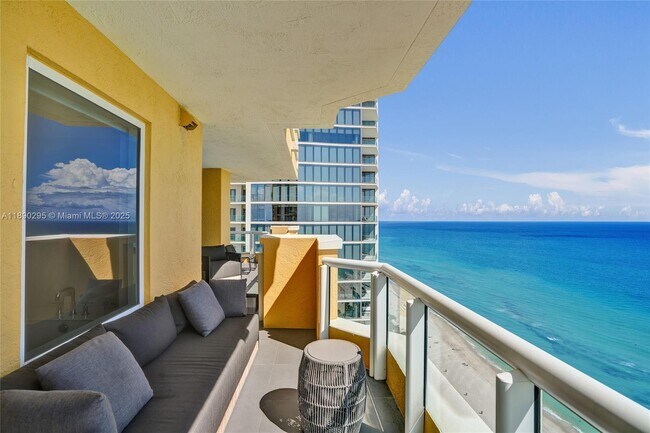 Building Photo - 17875 Collins Ave