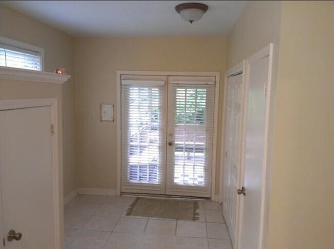 Building Photo - 3628 Carnes Ave
