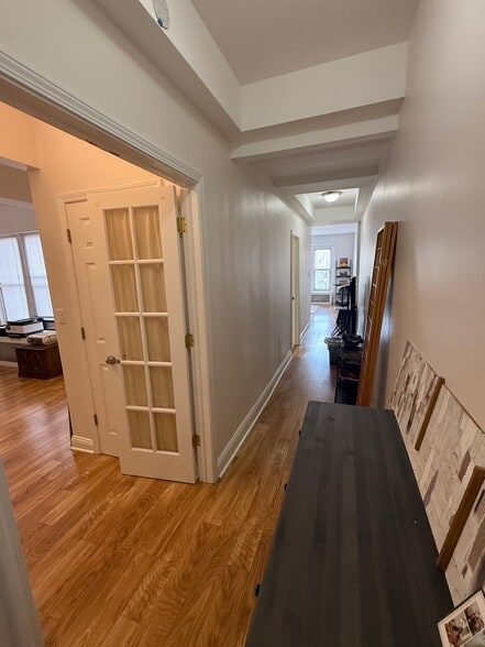 Building Photo - 5300 S Shore Dr