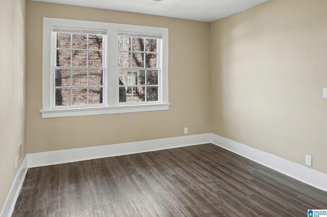 Building Photo - 1811 Fairfax Ave