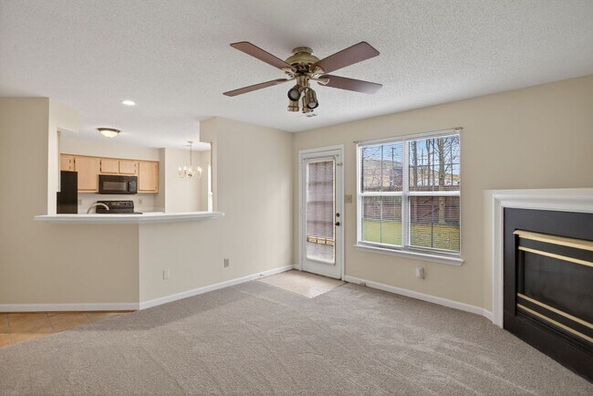 Building Photo - Hampton’s Westview Lakes