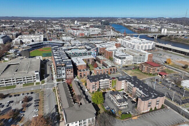 Building Photo - Spacious Germantown Gem!