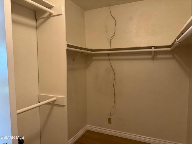 Building Photo - 846 Lindawood St