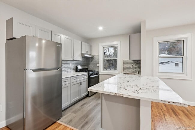 Building Photo - 16 Francis Ave