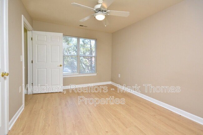 Building Photo - 929 Morreene Rd