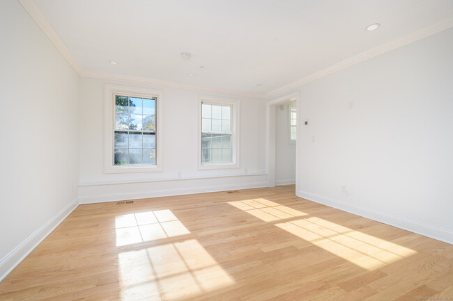 Building Photo - 159 Grove St