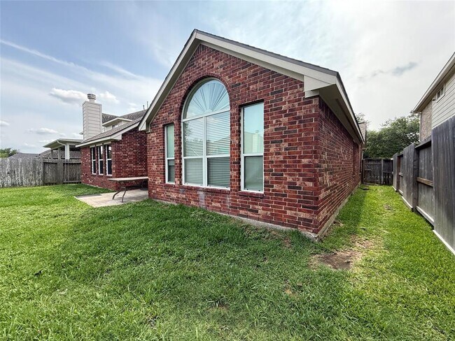 Building Photo - 11530 Columbia Pines Ln