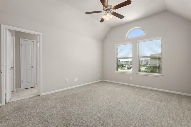 Building Photo - 7325 Hinsdale Dr