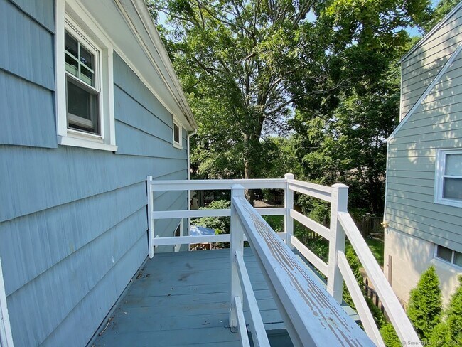 Building Photo - 90 Highview Ave