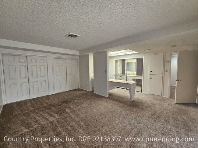 Building Photo - Spacious 3-Bedroom 2-Bathroom Home in Mary Lake Subdivision Available Now!