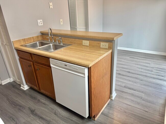 Building Photo - 4115 Little River Rd