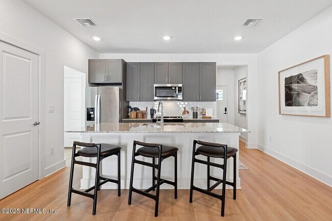 Building Photo - 3730 Dupont Ave