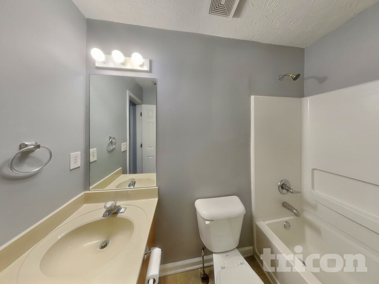 Building Photo - 3275 River Ln SE