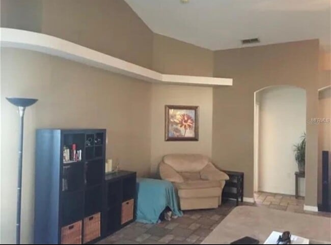 Building Photo - 722 Rollins Dr