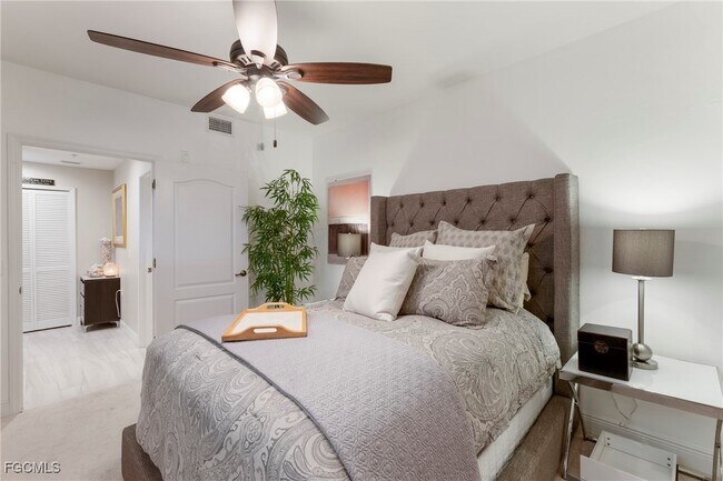 Building Photo - 11041 Gulf Reflections Drive