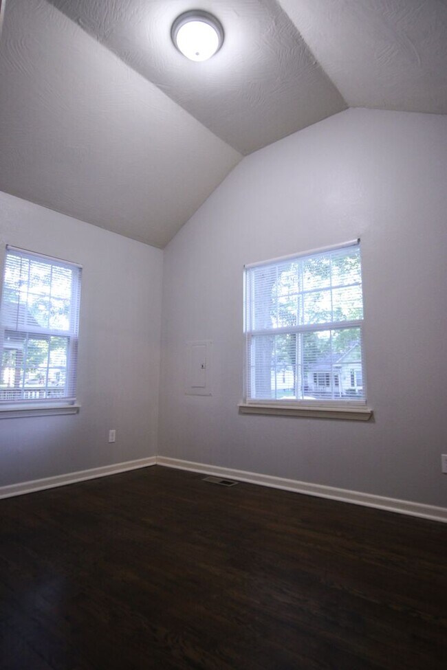 Building Photo - Updated 3BR/2BA House Near MSU – Garage, Basement & Yard!