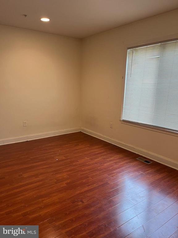 Building Photo - 1933 Cecil B. Moore Ave