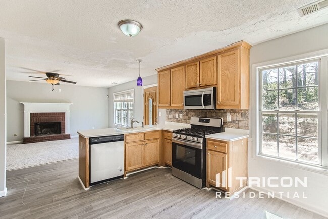 Building Photo - 307 Mandy Rose Trce