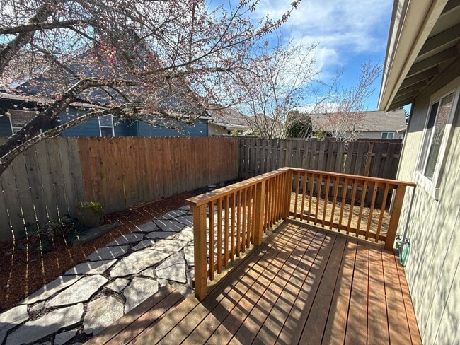 Building Photo - 1843 Olympic Dr E