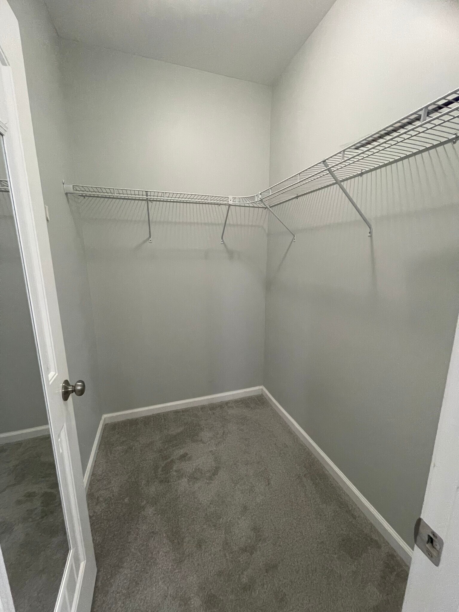 Building Photo - 1605 Villa Cir
