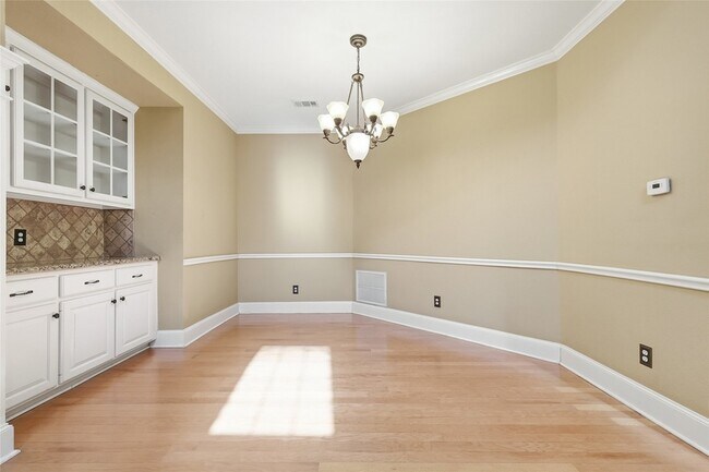 Building Photo - 5518 Australia Ct